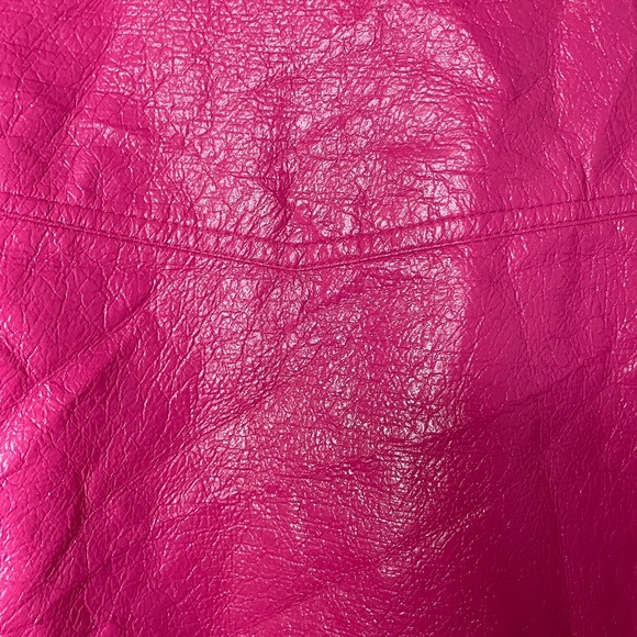 Hot pink crinkled vegan leather pointed collar button down pockets trench coat! - Picture 14 of 14